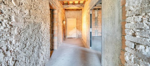 4-Zimmer Wohnung in Reggio Emilia, Italy, Nr. 5686 24