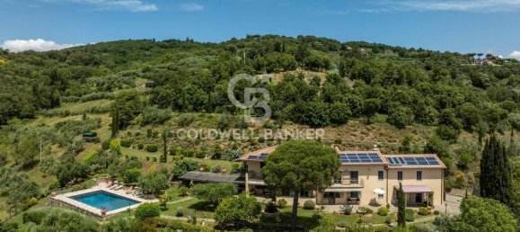 18 rooms Villa in Passignano sul Trasimeno, Italy No. 124528 2