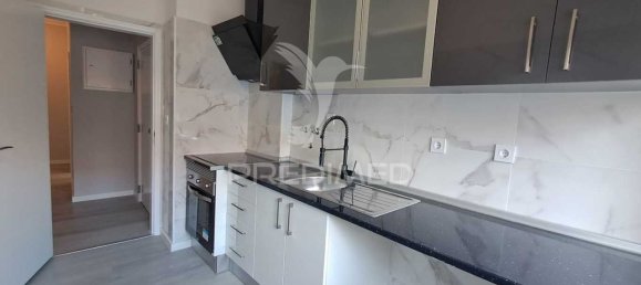 3 bedrooms Apartment in Loures, Portugal No. 94609 6