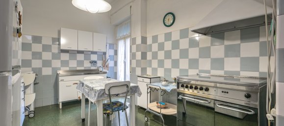 4 bedrooms Office in Genoa, Italy No. 84814 12