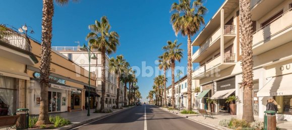 Вилла с 2 спальнями в Форте деи Марми, Италия № 124595 23