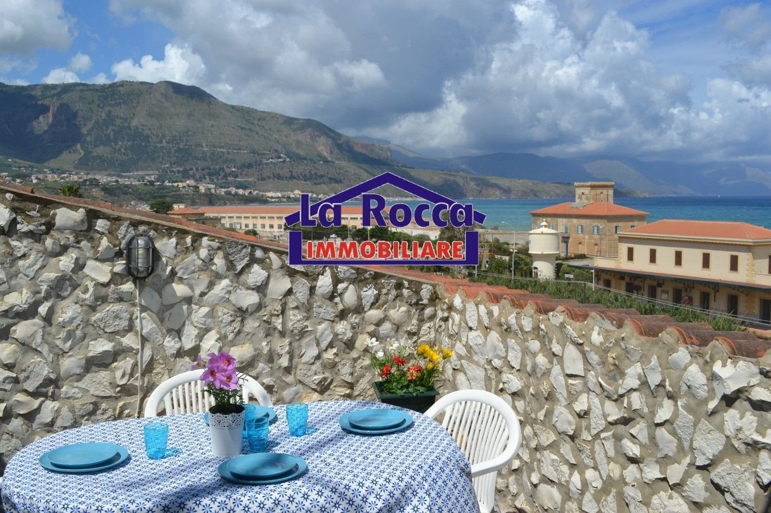 Apartamento de 6 habitaciónes en Alcamo, Italy No. 258752