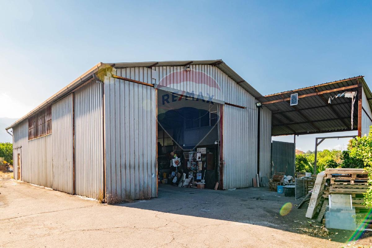 200m² Warehouse in Acireale, Italy No. 298502