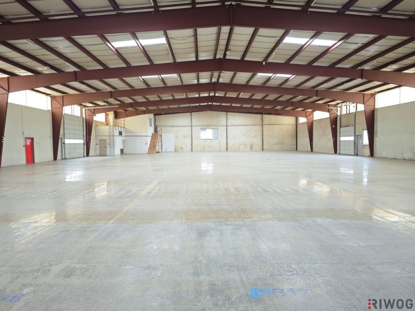 Oficina en Gross-Enzersdorf, Austria 250 m² No. 136739