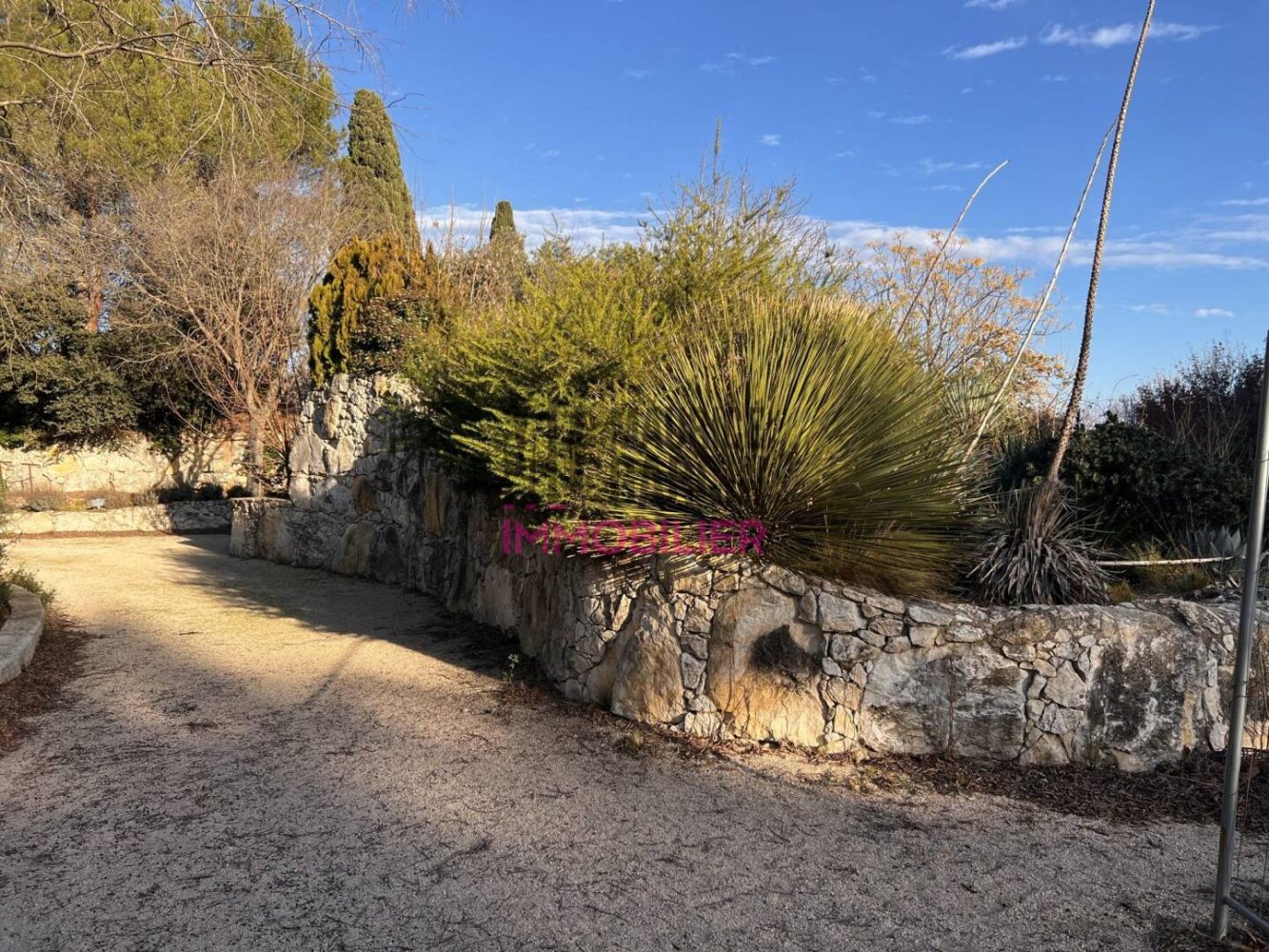 29628m² Land in Graveson, France No. 111671