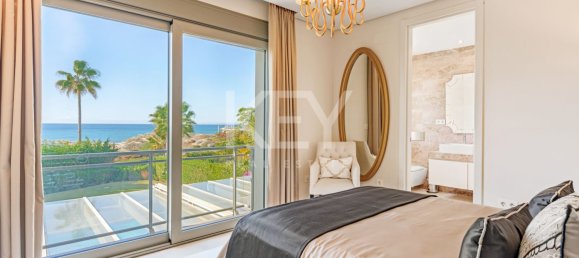 5 bedrooms Villa in Marbella, Spain No. 64405 2