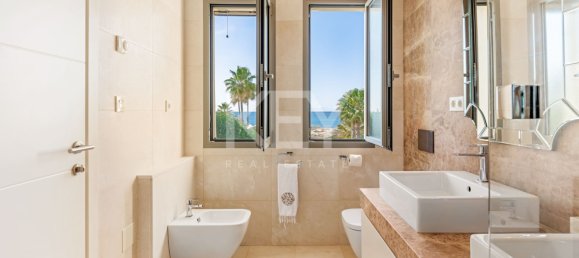 5 bedrooms Villa in Marbella, Spain No. 64405 3