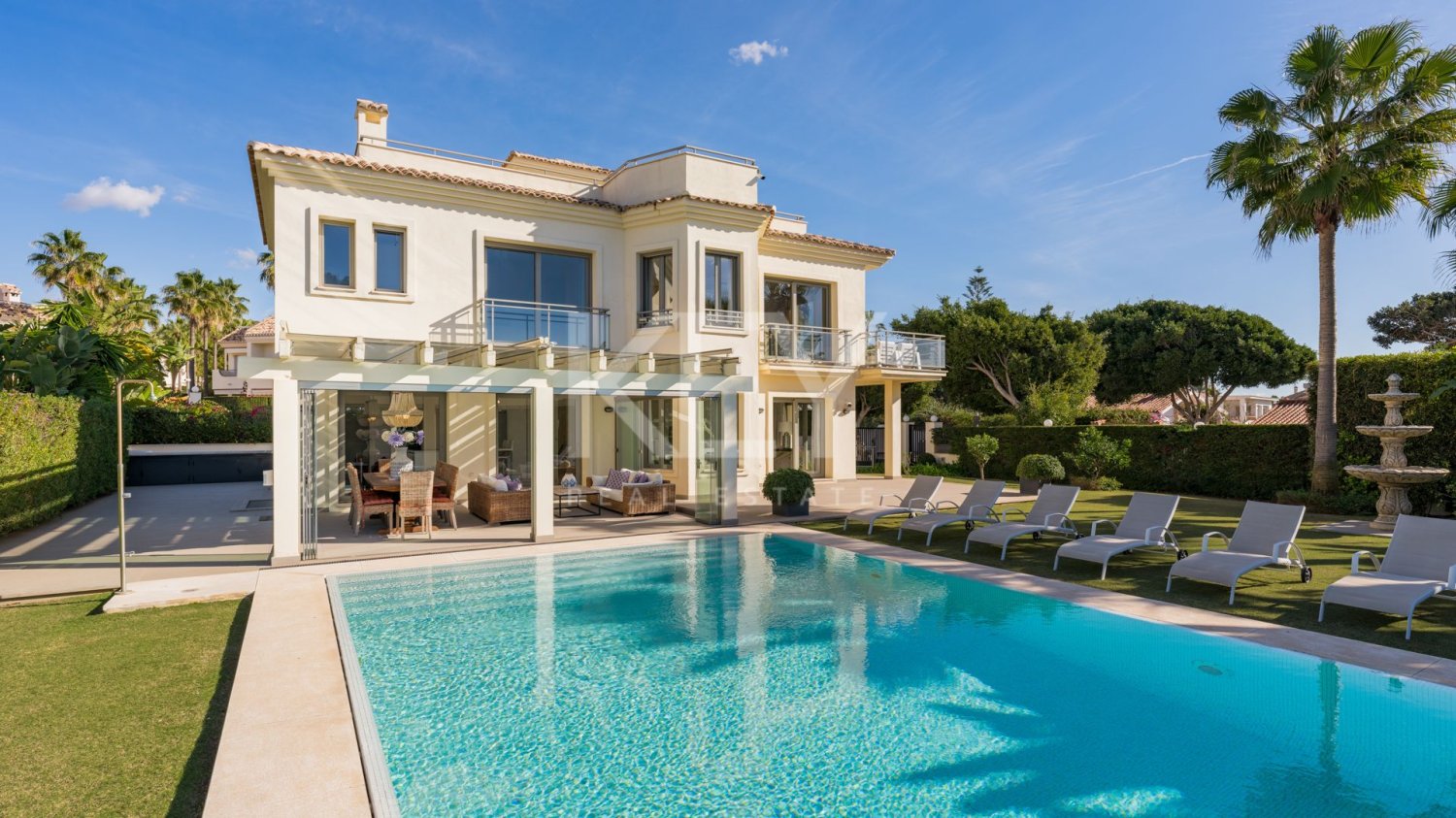 5 bedrooms Villa in Marbella, Spain No. 64405