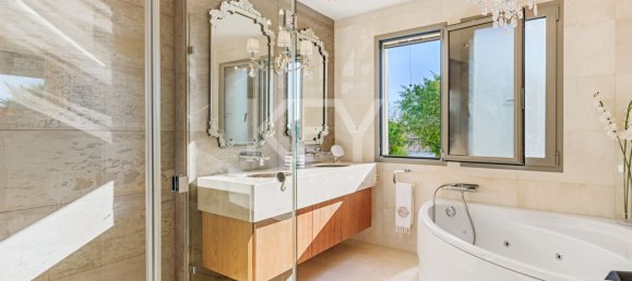 5 bedrooms Villa in Marbella, Spain No. 64405 44