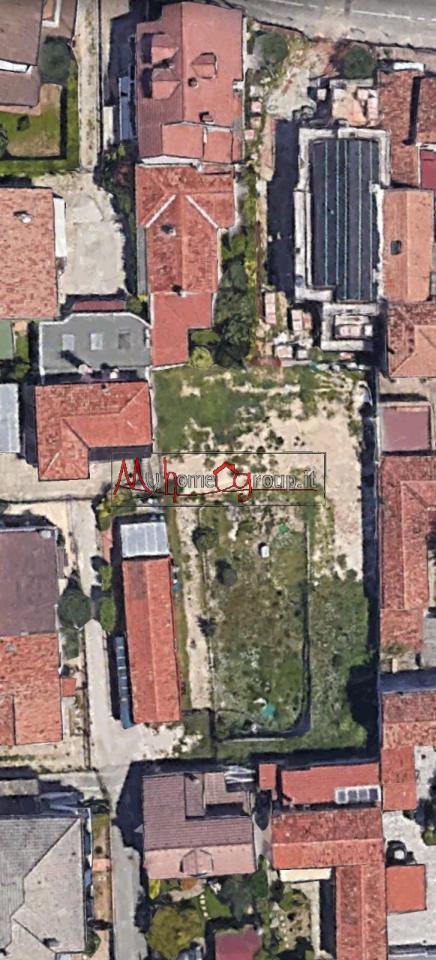 900m² Land in Padua, Italy No. 229386