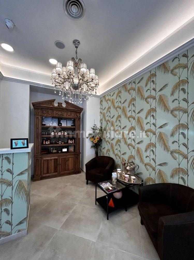 2غرفة عقار تجاري في Rome, Italy رقم 203049