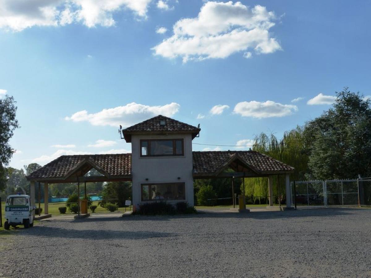 Grundstück in Lujan, Argentina, Nr. 43144