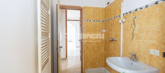 Apartamento de 2 dormitorios en Codogno, Italy No. 116410 11