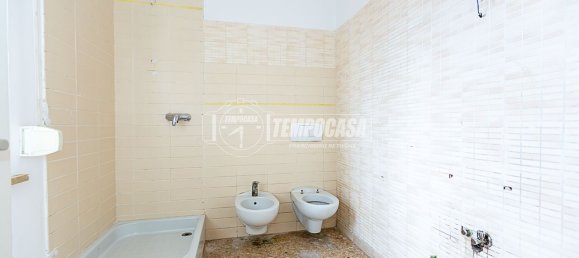 Apartamento de 2 dormitorios en Codogno, Italy No. 116410 17