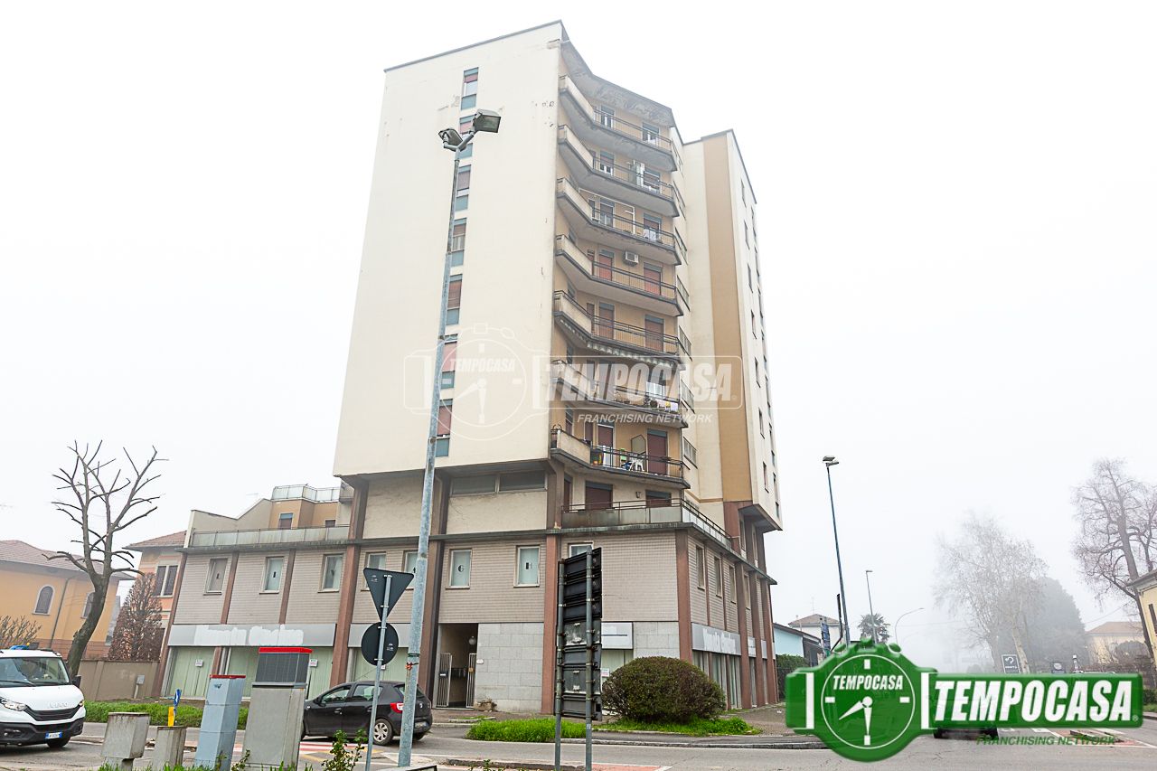 Apartamento de 2 dormitorios en Codogno, Italy No. 116410