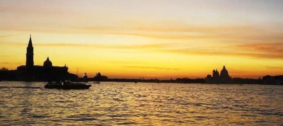 4000m² Building in Venice, Italy No. 176992 6