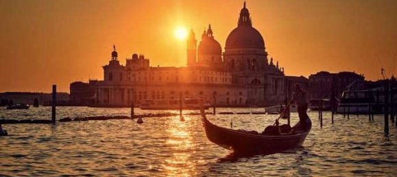 4000m² Building in Venice, Italy No. 176992 3