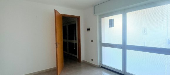 72m² Commercial property in Noci, Italy No. 42322 2