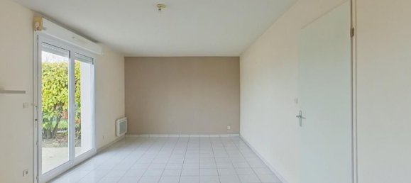 Casa de 2 dormitorios en Loches, France No. 92241 2