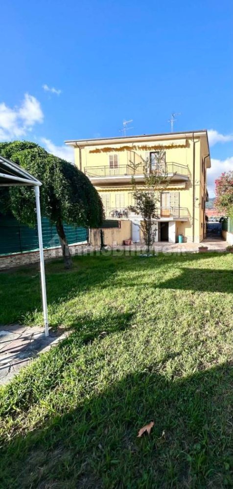 3 bedrooms House in Castelnuovo Magra, Italy No. 319076