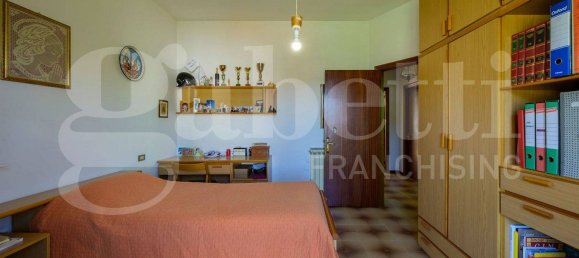 3 bedrooms House in Gubbio, Italy No. 357425 8