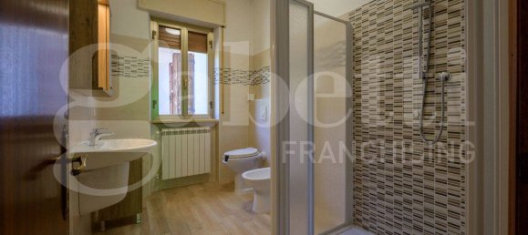 3 bedrooms House in Gubbio, Italy No. 357425 10