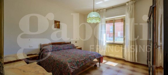 3 bedrooms House in Gubbio, Italy No. 357425 9