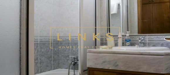 3 bedrooms Villa in Camara de Lobos, Portugal No. 205570 4