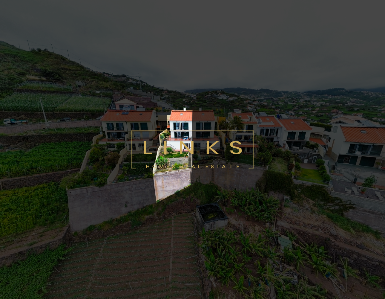 3 bedrooms Villa in Camara de Lobos, Portugal No. 205570