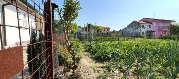 3 bedrooms Villa in Cavarzere, Italy No. 305527 23