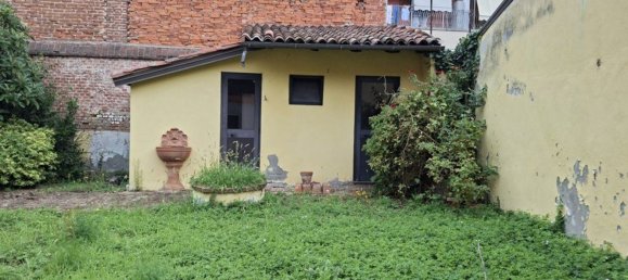 14 bedrooms House in Vercelli, Italy No. 380192 4