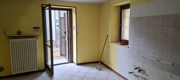 14 bedrooms House in Vercelli, Italy No. 380192 9