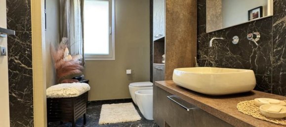 6 bedrooms Villa in Erice, Italy No. 372522 13