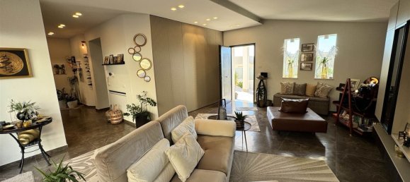 6 bedrooms Villa in Erice, Italy No. 372522 40