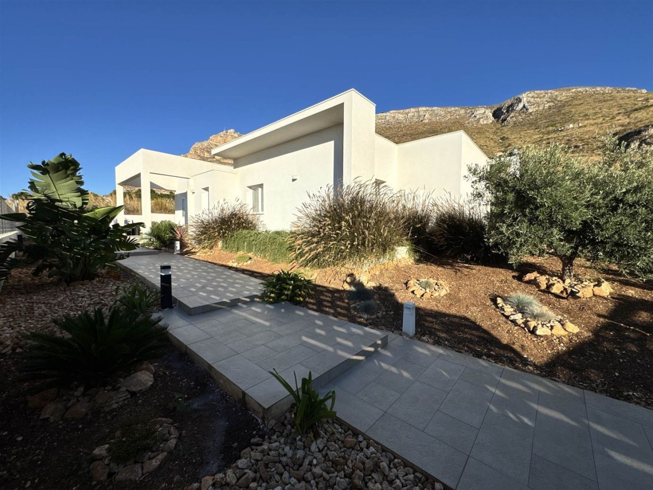 6 bedrooms Villa in Erice, Italy No. 372522