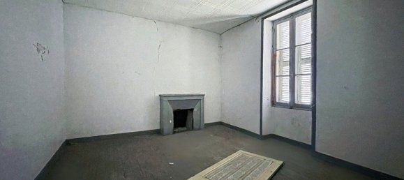 3 bedrooms House in Bourgneuf, France No. 101362 9