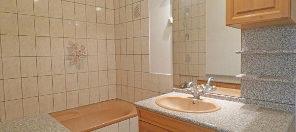 3 bedrooms Apartment in Neuilly-sur-Marne, France No. 180091 8