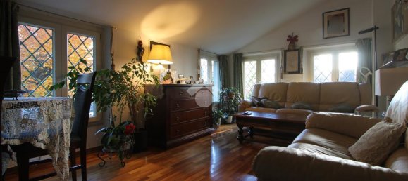 5 rooms Villa in Udine, Italy No. 5705 11