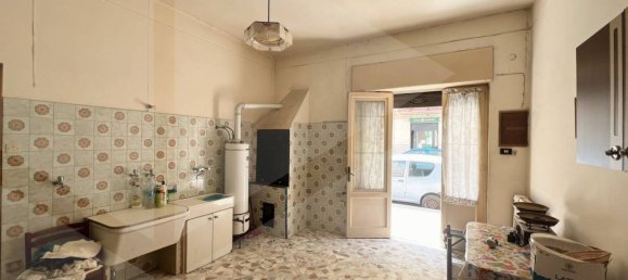 2-Zimmer Gewerbliche Immobilie in Molfetta, Italy, Nr. 28709 4