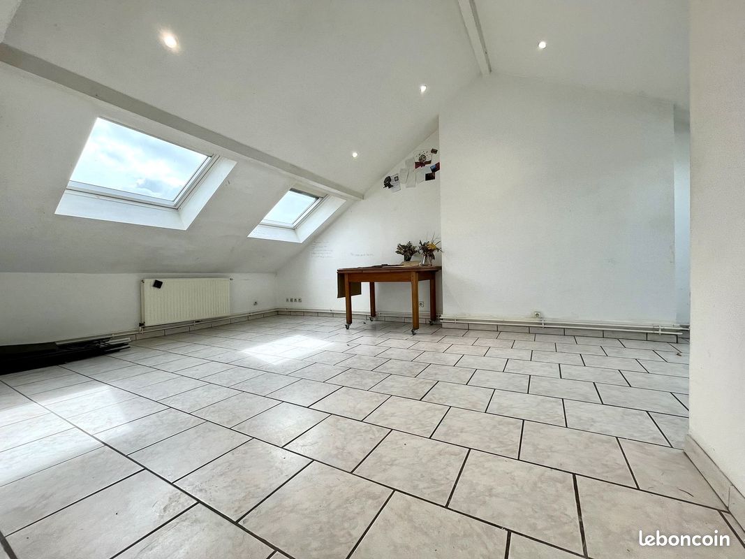 2 bedrooms Apartment in Metz, France No. 224911