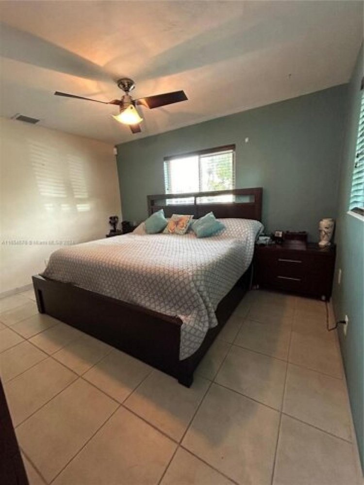 3 Schlafzimmer Haus in Miami, USA, Nr. 222652