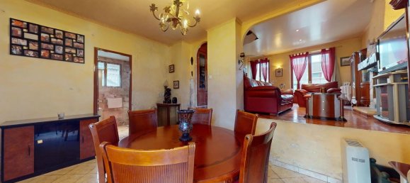 3 bedrooms House in Montfermeil, France No. 162187 4