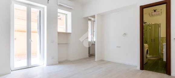 1 bedroom Apartment in Rome, Italy No. 298306 12