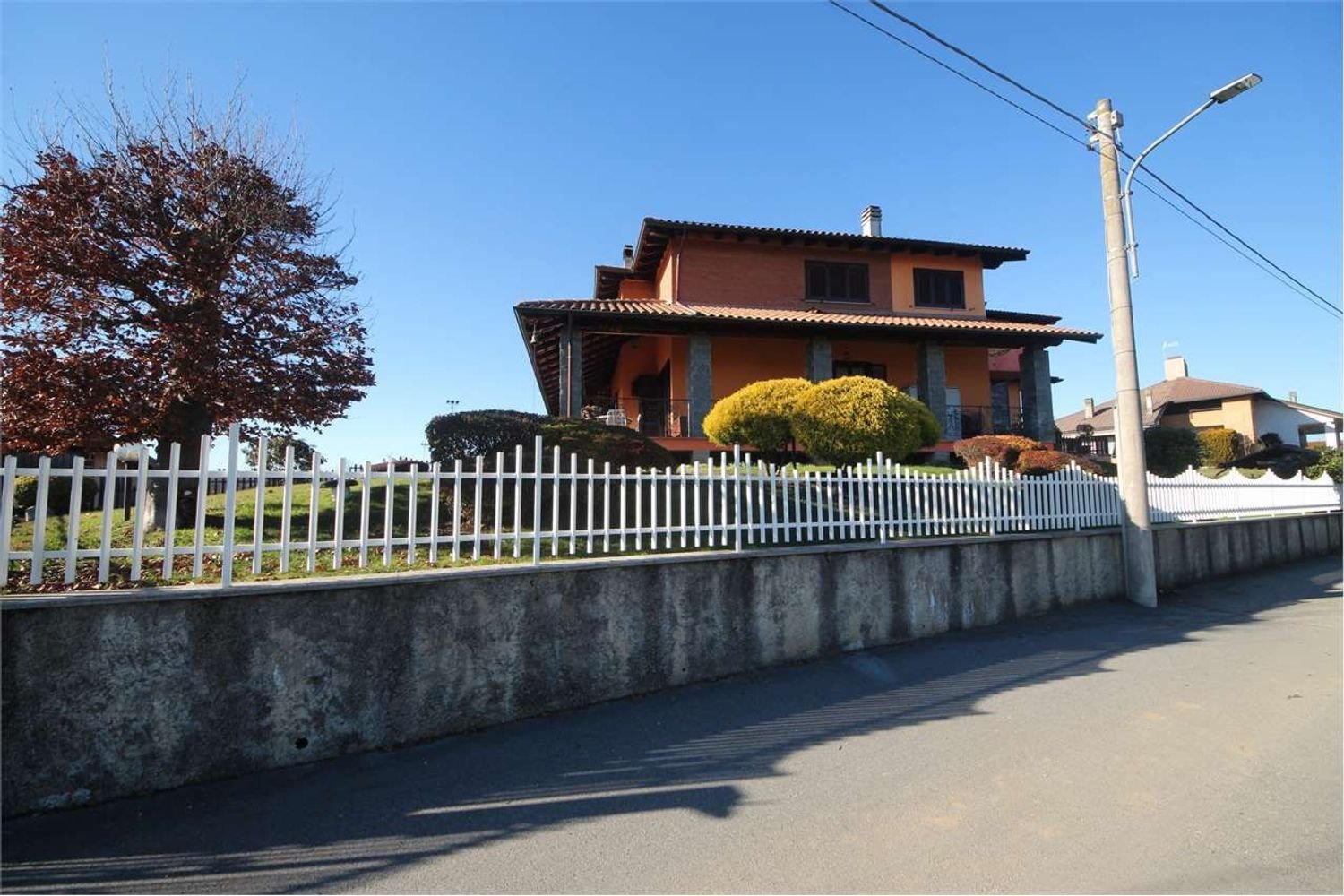 4 rooms Villa in Maggiora, Italy No. 125982