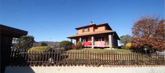 4 rooms Villa in Maggiora, Italy No. 125982 2