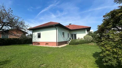4 rooms Bungalow in Seiersberg-Pirka, Austria No. 203395