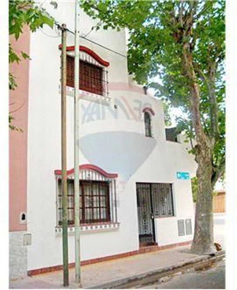 4 bedrooms House in Buenos Aires, Argentina No. 77130