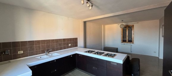 Дом с 6 комнатами в Фьорано Моденесе, Италия № 109852 4