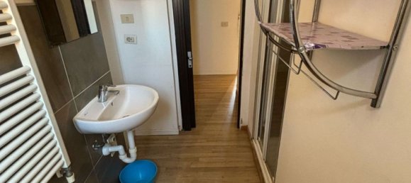 Дом с 6 комнатами в Фьорано Моденесе, Италия № 109852 9