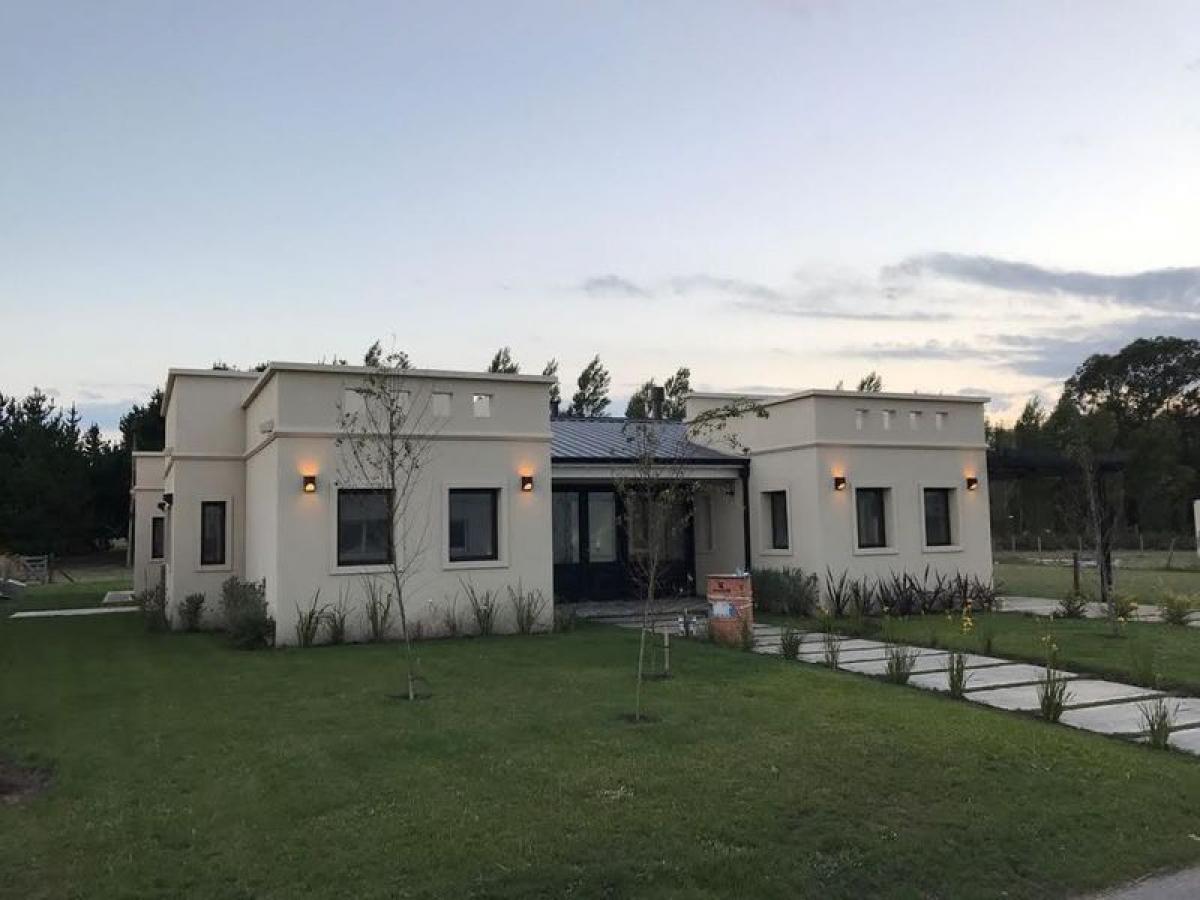 3 bedrooms House in Mar del Plata, Argentina No. 67476